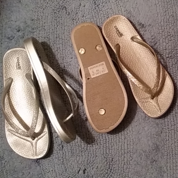 Sandals - Picture 2 of 4